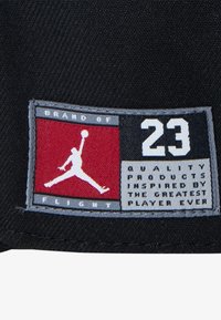 Jordan JAN FLATBRIM UNISEX - Sapka - black/gold