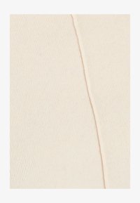 Selezionato, Off-White