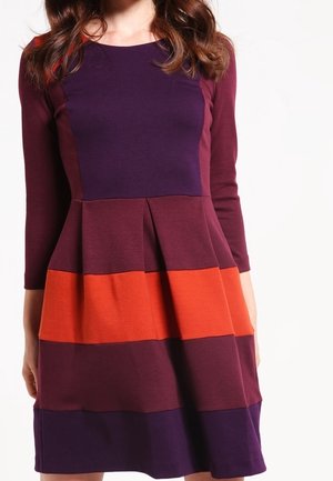 Vestido ligero - bordeaux