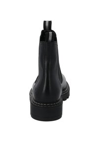 Černé kožené kotníkové boty s elastickými stranami, poutkem a hrubou podešví. Mají prošívaný okraj a hladký povrch.