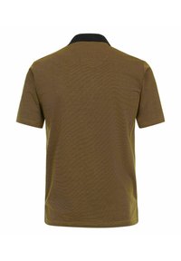 Koszulka polo z krótkim rękawem w kolorze oliwkowym z czarnym kołnierzykiem. Teksturowany materiał z dyskretnym wzorem w kropki. Widok z tyłu pokazuje bezszwowy design.