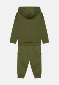 adidas Originals CARGO KIDS - Sportinis megztinis - olive strata