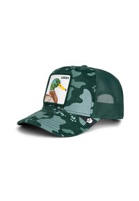 Cappellino trucker verde mimetico con pannelli in rete, visiera piatta e una patch con un'anatra e il testo "LUCKY." Tessuto testurizzato con righe.