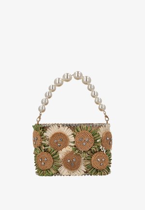 Borsa intrecciata con un motivo floreale, che presenta fiori beige, accenti verdi e un manico di perle. Decorata con zirconi lungo la parte superiore.
