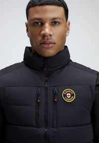 Alessandro Zavetti ZAVETTI CANADA OSHAWA 3.0 TECH PUFFER GILET - Γιλέκο - black