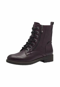 Botines burdeos de cuero con cordones en la parte delantera, cremallera lateral y tacón bajo; presenta ojales plateados y acentos texturizados.