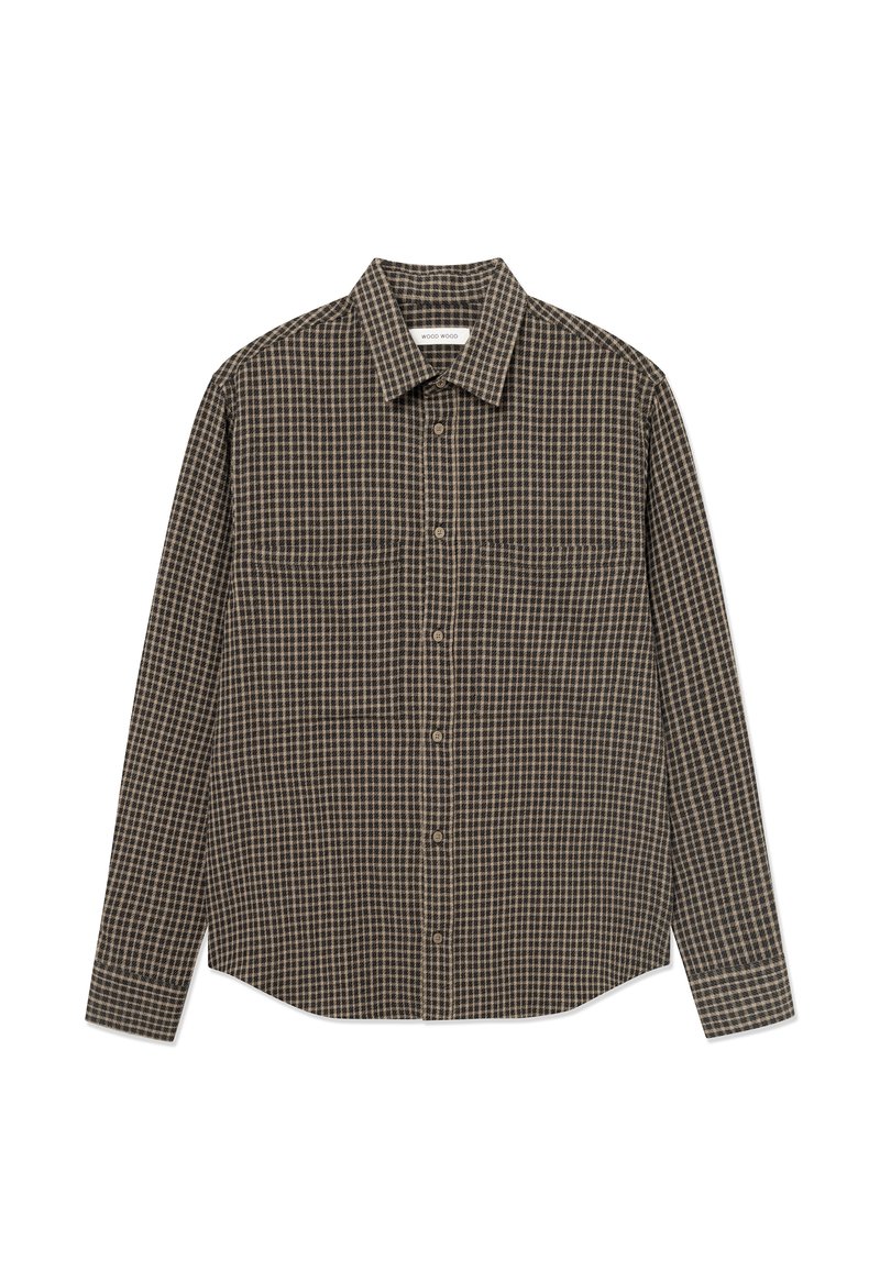 Camicia a maniche lunghe a scacchi marrone realizzata in tessuto intrecciato. Presenta un colletto a punta, chiusura con bottoni e una tasca sul petto.