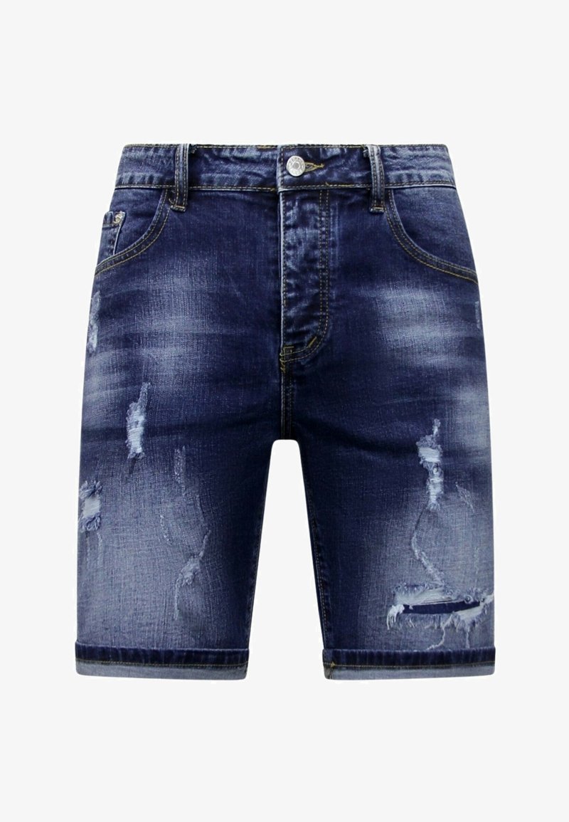 Denim shorts in donkerblauw met een vervaagde was, voorzien van versleten patches, vijf zakken en een knoopsluiting. De zoomlijn is recht.