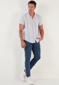 Buratti Košeľa - white/royal blue