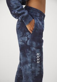 Nebbia RE-FRESH - Treniņtērpa apakšdaļas - blue
