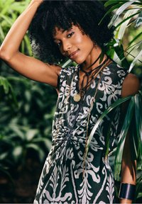 Cartoon OHNE ARM - Freizeitkleid - khaki cream