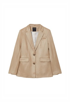 Blazer beige pour femmes avec deux boutons, deux poches avant à rabat, une poche poitrine et un col cranté, présenté sur un fond blanc.