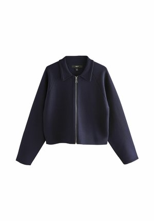 Marineblaues Cropped-Jacket mit Reißverschluss vorne, mit einem Kragenhals und Raglanärmeln. Einfaches und modernes Design.