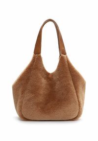 Sac hobo en fausse fourrure marron avec une forme courbée, une texture douce et des poignées en cuir. Il possède une large ouverture et un design minimaliste.