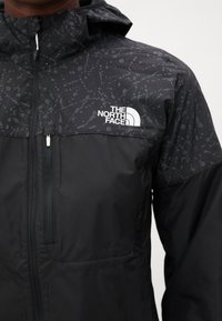 The North Face HIGHER RUN WIND JACKET - Veste de running - black