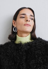 STUDIO ID ROMY TIGRADO SHEARLING COAT - Κοντό παλτό - black silky