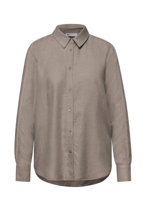 Beige linnen overhemd met lange mouwen, knoopsluiting, puntkraag en knoopmanchetten, plat neergelegd tegen een witte achtergrond.