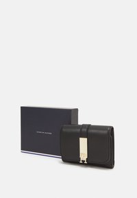 Tommy Hilfiger HERITAGE FLAP - Rahakott - black