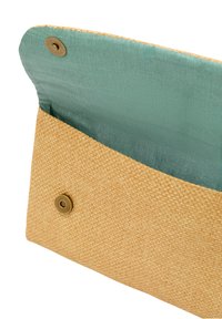 Tansydd väv handväska med en mintgrön satininhämtning, med tryckknappsstängning och texturerad yta. Kompakt rektangulär form.