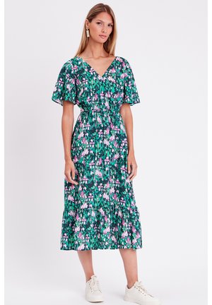 Cache Cache LANGES, AUSGESTELLTES MIT OFFENEM  - Vestido informal - vert