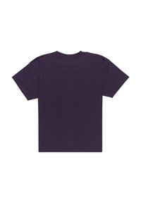 Lilla kortærmet t-shirt lavet af blød bomuld med rund hals, der har en glat tekstur og en afslappet pasform.