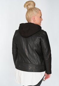 Maze Skinnjacka - black