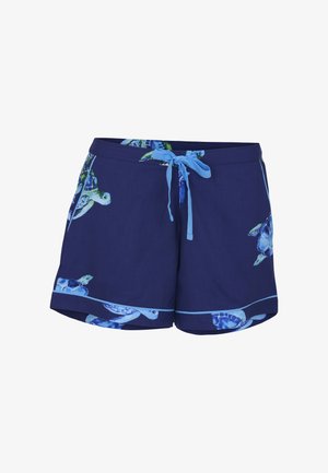 Granatowe spodenki kąpielowe z nadrukiem jasnoniebieskich żółwi oraz jasnoniebieskim troczkiem w pasie.
