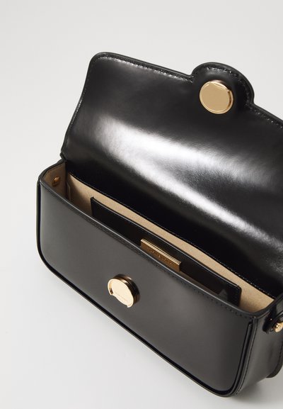 Tory Burch ROBINSON SHOULDER BAG - Håndtasker - black