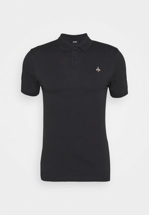 Zwart katoenen poloshirt met een korte kraag, een drukknoopsluiting met twee knopen en een klein geborduurd ontwerp op de linkerborst.