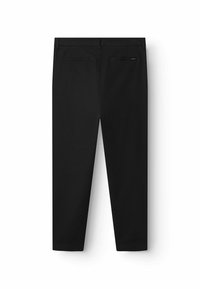 Pantalon noir ajusté, doté de deux poches arrière et d'une texture lisse. Design simple sans motifs visibles ni accents matériels.