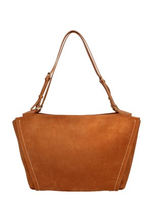 Borsa a mano in camoscio color cuoio con ampia forma a trapezio, tracolla regolabile e cuciture bianche ai lati.