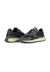 MUNICH SOKU - Zapatillas de entrenamiento - black