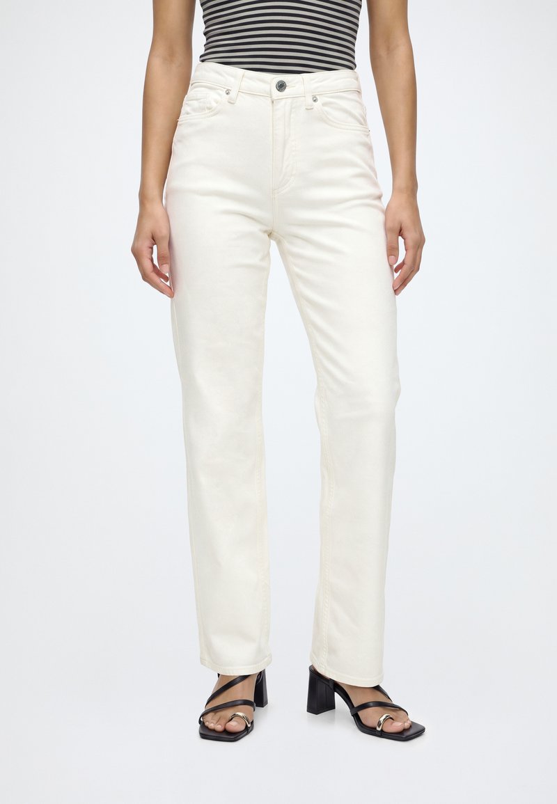 Vero Moda VMTESSA WIDE JEANS - Wide Leg - cloud dancer