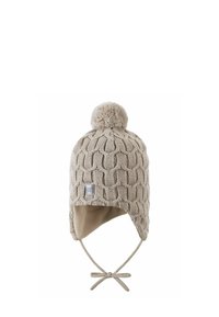 Creme gebreide muts met een textuurpatroon, pompon bovenop, fleece voering en strikjes bij de kin voor een veilige pasvorm. Label aan de zijkant.