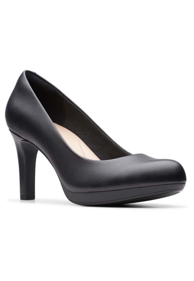 clarks black pumps
