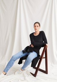 ARMEDANGELS EINIAARA SOFT - Langarmshirt - black