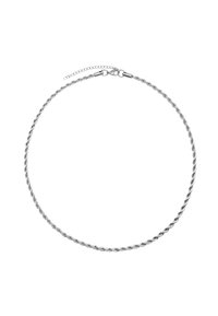 Collier en chaîne torsadée argentée avec un fermoir sécurisé et une longueur réglable grâce à une petite chaîne d'extension, texture lisse et finition brillante.