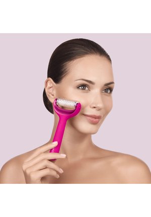 GESKE, MICRONEEDLE FACE BODY ROLLER | 8 IN 1 | SMARTAPPGUIDED - Skincare tool - magenta