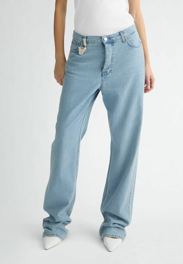 WITH BEJEWELLED CHARM - Jeans Straight Leg