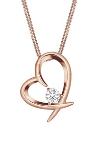 Rosaguld hjerteformet vedhæng med en central klar ædelsten, hængende fra en snoet kæde. Glat finish med bløde linjer.