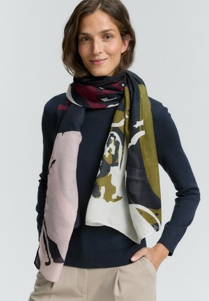 Multicolore sjaal met een mix van roze, groen en marineblauw met abstracte patronen, gemaakt van lichte stof, elegant gedrapeerd.