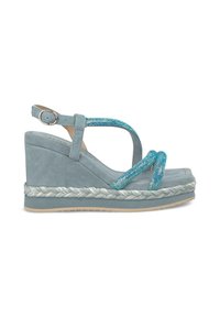 Sandali con zeppa in suede grigi e fasce scintillanti blu, con un sottopiede intrecciato in juta e fibbia regolabile alla caviglia.