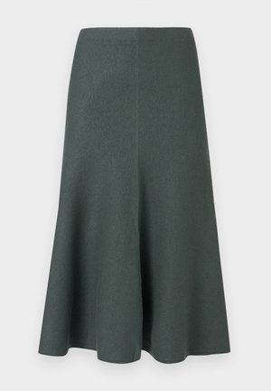 Tumedast roheline flared midi seelik, millel on sile tekstuur ja lihtne disain koos laia serva ning nähtamatute kinnitustega.