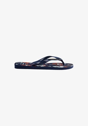 Flip-flop blu navy con plantare testurizzato caratterizzato da una stampa colorata. Le cinghie a forma di thong sono realizzate in plastica flessibile. Design leggero e piatto.