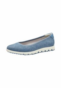 Zapato plano de ante perforado azul claro con suela de goma blanca y punta redonda, diseñado para uso casual.