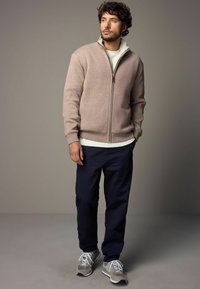 Thumbnail Image 2