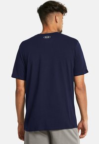 Under Armour LEFT CHEST LOGO - Print T-shirt - midnight navy
