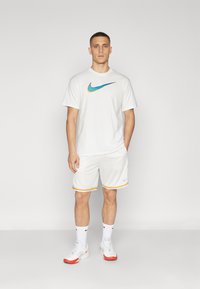 Nike Performance DNA SHORT - Spordišortsid - phantom/glacier blue/ashen slate