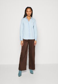 Mos Mosh SYBEL - Gombos blúz - cashmere blue