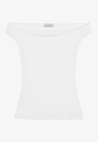Off-the-shoulder witte top van gladde stof, aansluitende silhoeet en rond de hals. Label aan de bovenkant in het midden zegt "ANNA FIELD."